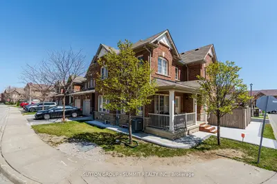 Att/Row/Townhouse in Brampton