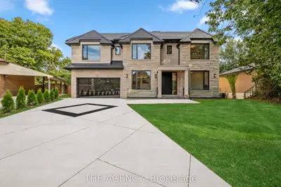 Detached in Oakville