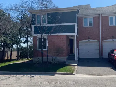 Condo Townhouse in Mississauga