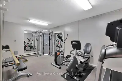 Condo Townhouse in Burlington