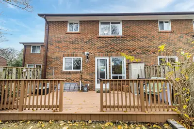 Condo Townhouse in Mississauga