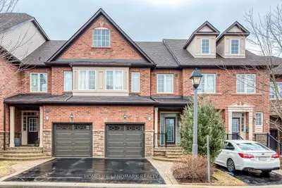 Condo Townhouse in Oakville