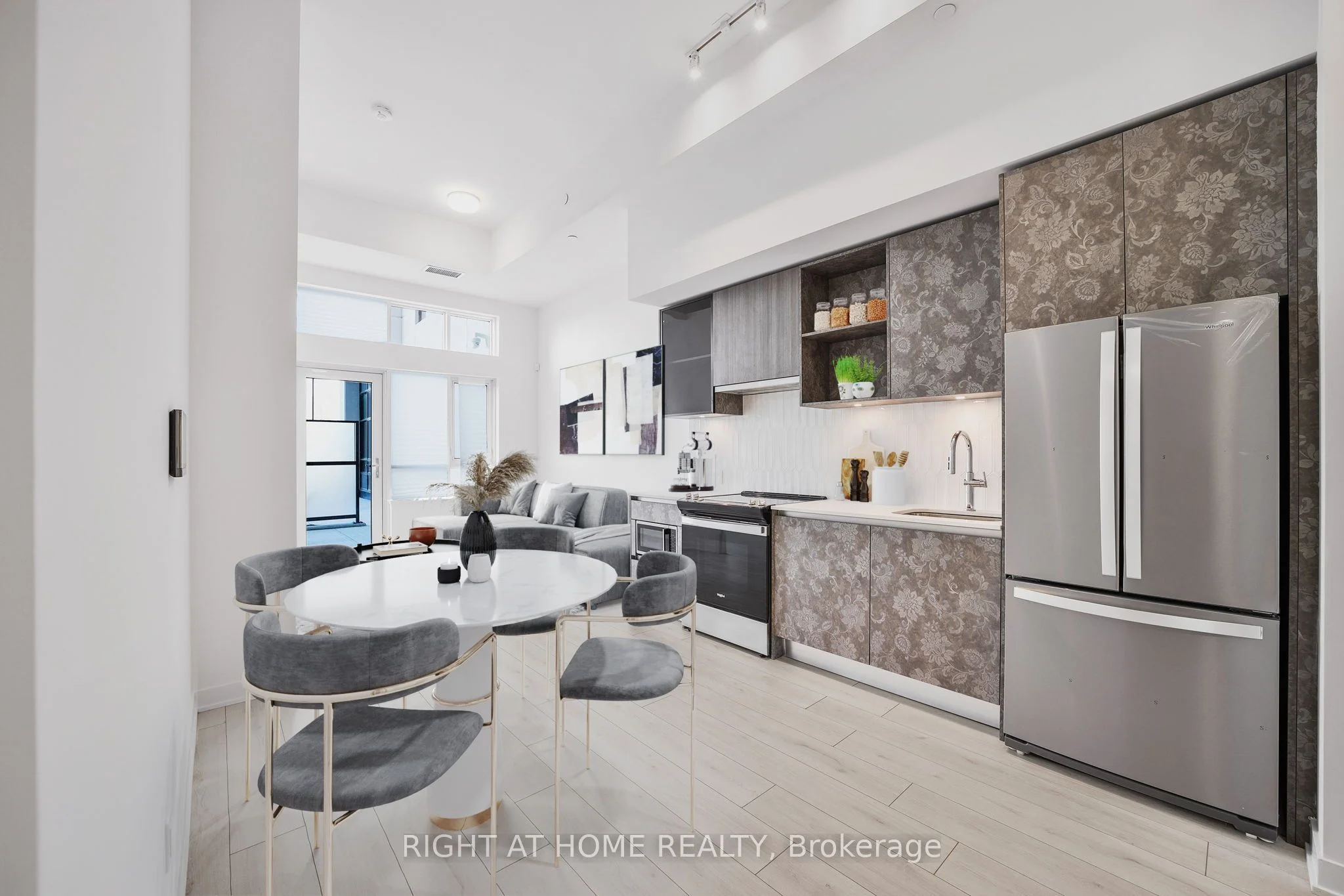 405 Dundas Street W 108, Oakville, On L6m 5p9