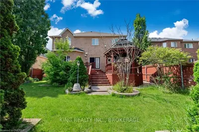 Detached in Oakville