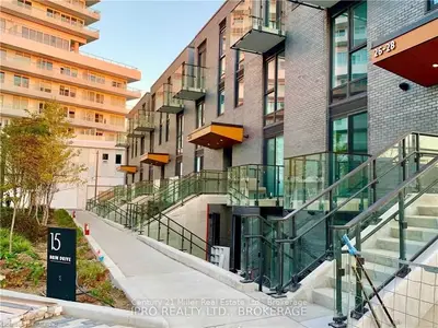 Condo Townhouse in Toronto