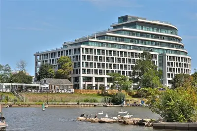 11 Bronte Road 219, Oakville, On L6l 0e1