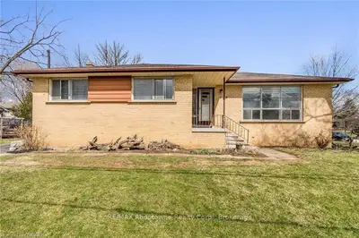 439 Lees Lane, Oakville, On L6l 4s9