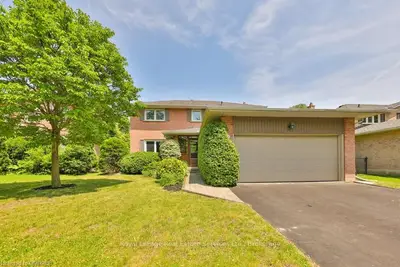 429 Claremont Crescent, Oakville, On L6j 6j9