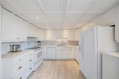 5090 Pinedale Avenue 509, Burlington, On L7l 5v8