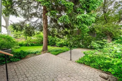 246 Vance Drive, Oakville, On L6l 3l1