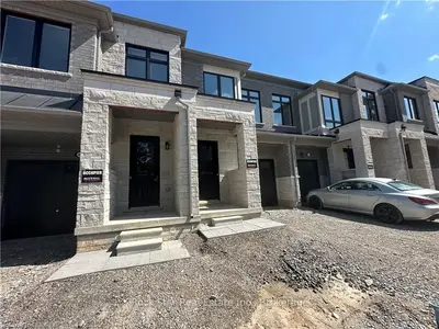 Att/Row/Townhouse in Burlington