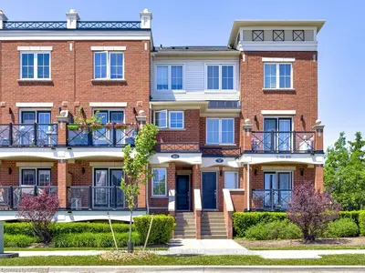 15 Hays Boulevard 21, Oakville, On L6h 0h8