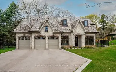 Detached in Oakville