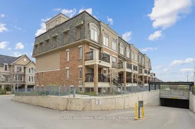 2441 Greenwich Drive 121, Oakville, On L6m 0s3