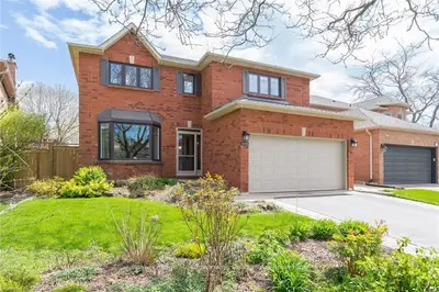 1056 Grandeur Crescent, Oakville, On L6h 4b5
