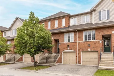 4950 Albina Way 64, Mississauga, On L4z 4j7