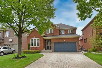 2224 Kingsmill Crescent, Oakville, On L6m 3x8