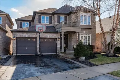 2192 Rochester Circle, Oakville, On L6m 5e3