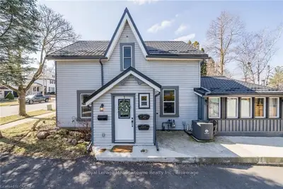 39 Brock Street, Halton Hills, On L7j 1n3
