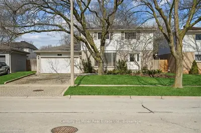 457 Sunset Drive, Oakville, On L6l 3n3