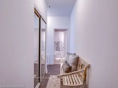 55 Speers Road 106, Oakville, On L6k 3r6