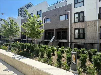 349 Wheat Boom Drive B-212, Oakville, On L6k 7x5