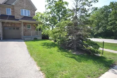 3950 Erin Centre Boulevard 32, Mississauga, On L5m 0a5