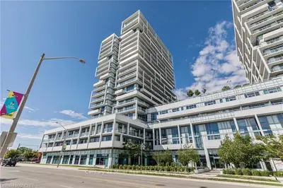 65 Speers Road 215, Oakville, ON L6K 0J1