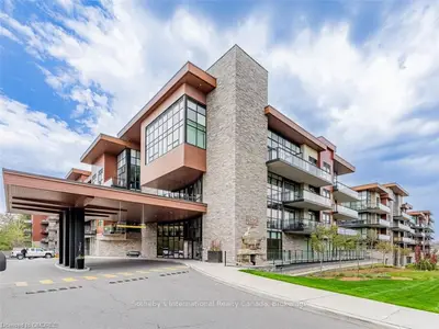 Condo Apartment in Mississauga