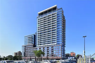 28 Ann Street 1419, Mississauga, On L5g 0e1