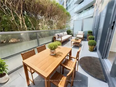 2240 Lakeshore Boulevard W 309, Toronto W06, On M8v 0b1