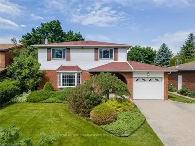 70 Mary Street, Halton Hills, On L7g 4v5