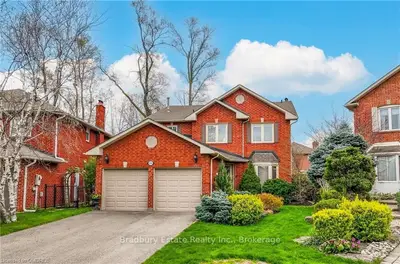 1994 Pitagora Court, Mississauga, On L5k 2n8
