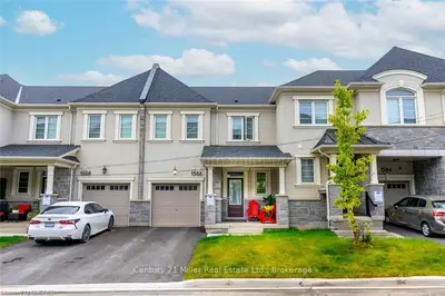 Att/Row/Townhouse in Milton