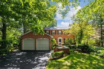 1450 Royal Oaks Road, Mississauga, On L5h 3r7