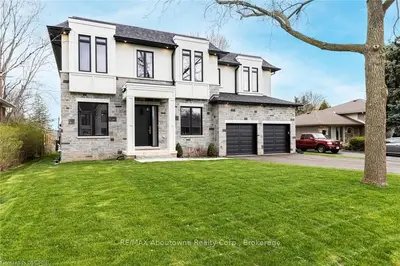 2044 Seabrook Drive, Oakville, On L6l 2t7