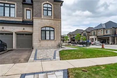 98 Marvin Avenue Lower Level, Oakville, On L6h 0z7