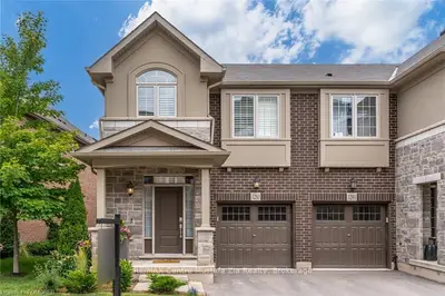 3293 Mockingbird, Oakville, On, L6h 0w9