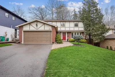 1422 Miraya Court, Mississauga, On L5c 2t5