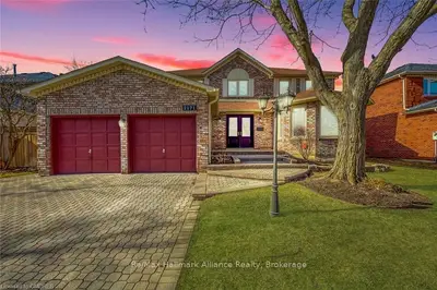 2171 Dunvegan Avenue, Oakville, On L6j 6p2