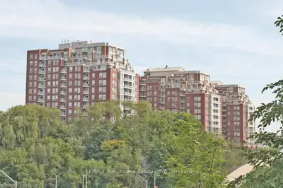 50 Old Mill Road 804, Oakville, On L6j 7w1