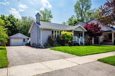 44 Florence Drive, Oakville, On L6k 1v6