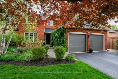 1274 Fairmeadow Trail, Oakville, On L6m 2m3