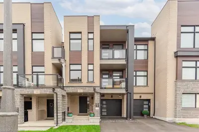 2462 Belt Lane, Oakville, On L6m 5l9