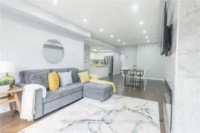 2420 Baronwood Drive 11-01, Oakville, On L6m 0x6