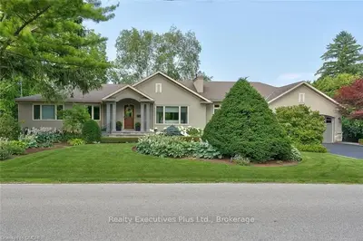 193 Trelawn Avenue, Oakville, On L6j 4r3