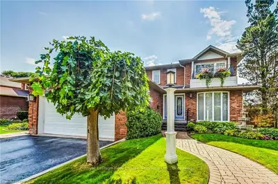 3549 WILMOT Crescent, Oakville, ON L6L 6E5