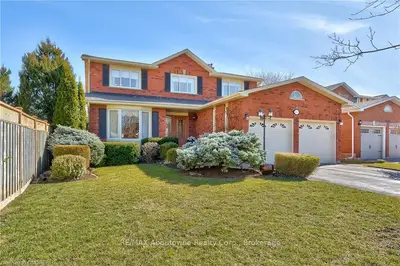 1411 Greenridge Circle, Oakville, On L6m 2k2