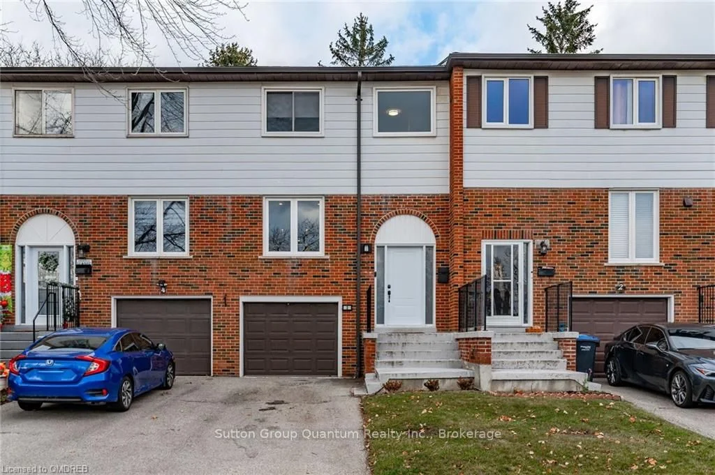 2445 HOMELANDS Drive 3, Mississauga, ON L5K 2C6