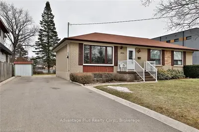 2070 Wakely Street, Oakville, On L6l 2k6